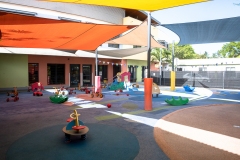 Des masques transparents distribués à la crèche SIMANGAVOLE