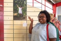 Sous la supervision de la photographe Marie MANECY, des Saint-Pauloises présentaient leur exposition photographique.