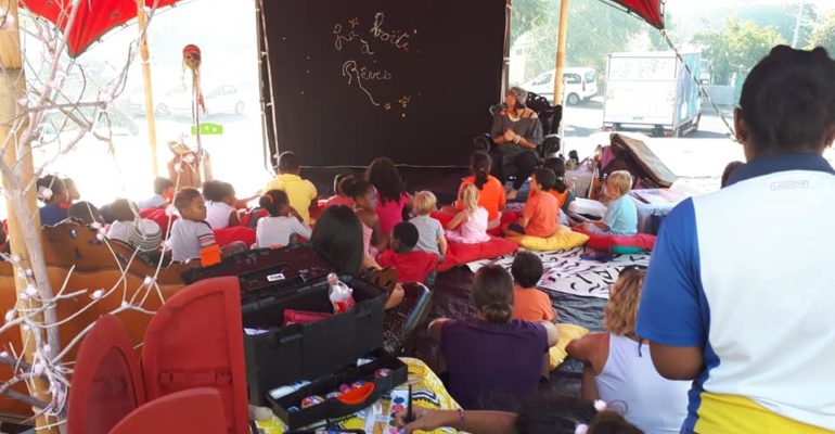 Un spectacle pour les enfants joué à Grande Fontaine